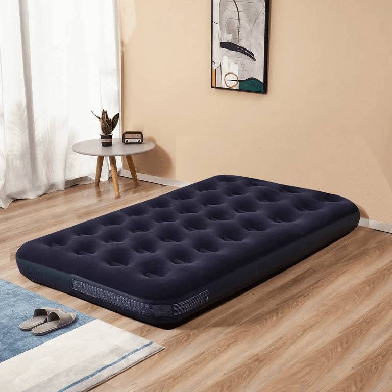 INFLATABLE AIR MATTRESS